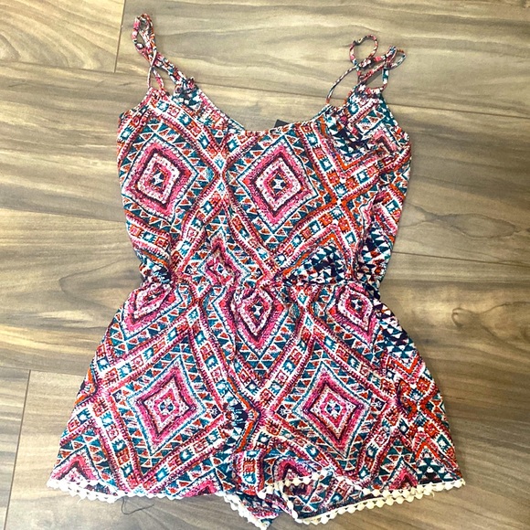 Romper - Picture 1 of 2